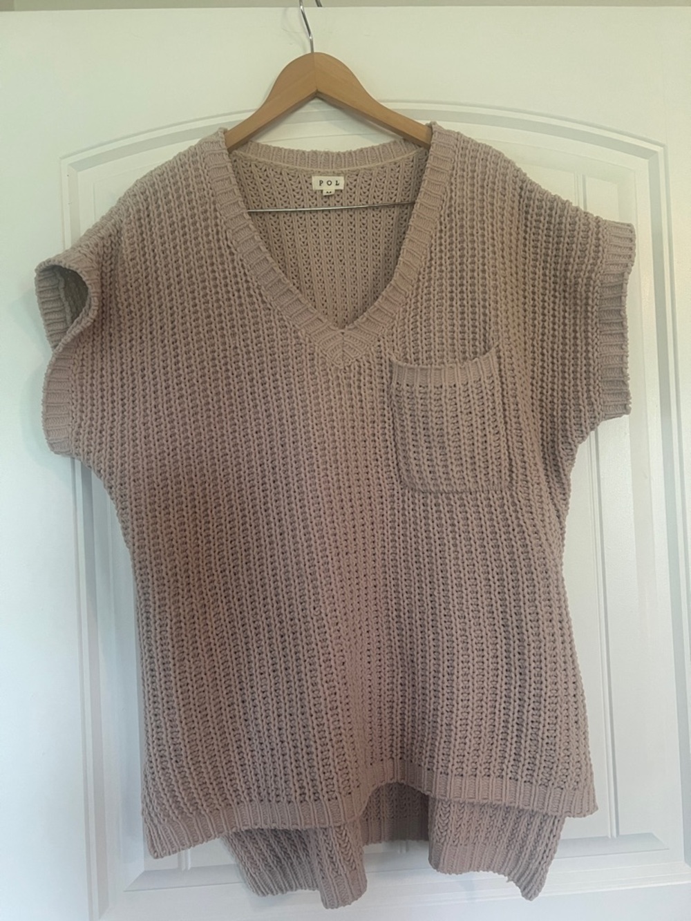 POL  V-Neck Knit Short Sleeve Sweater Medium